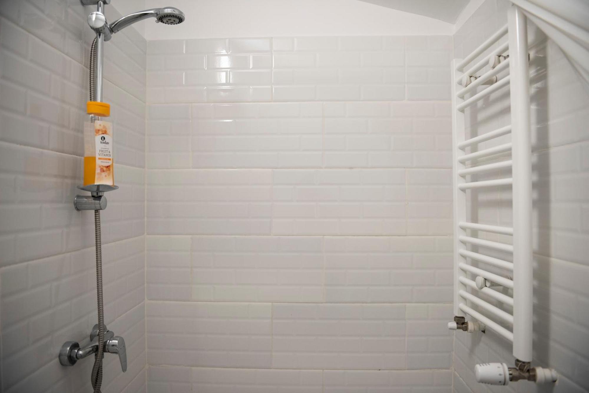 Lazynest Residence Бухарест Номер фото