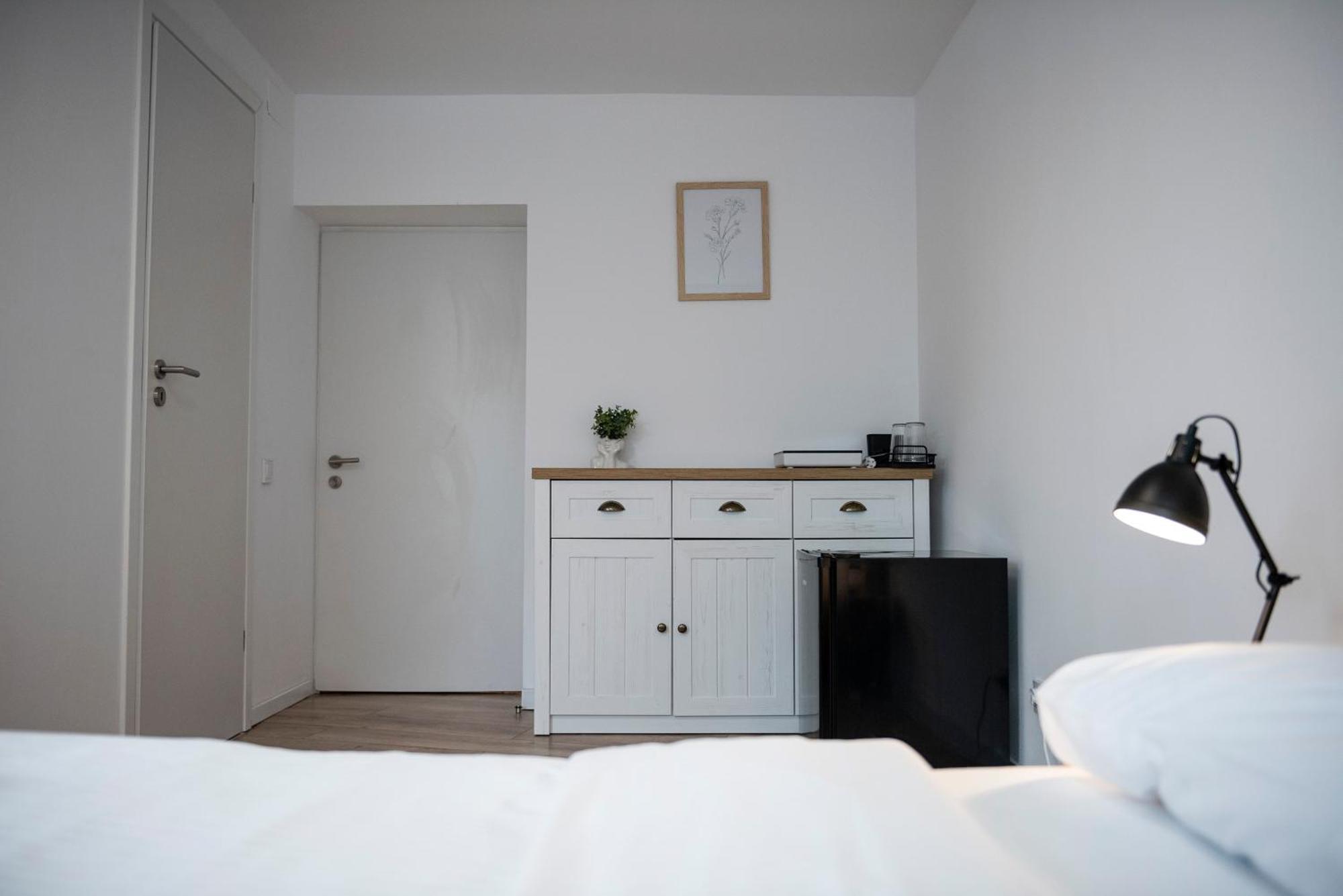 Lazynest Residence Бухарест Номер фото